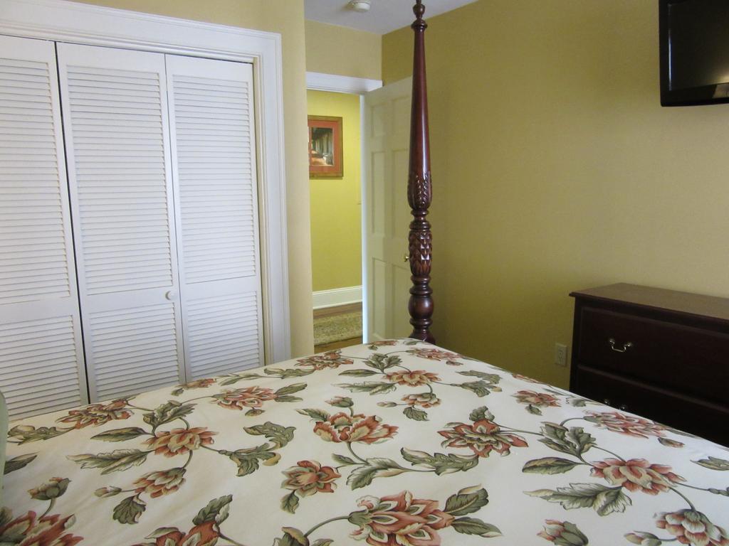 The Lodge Alley Inn Чарлстън Екстериор снимка
